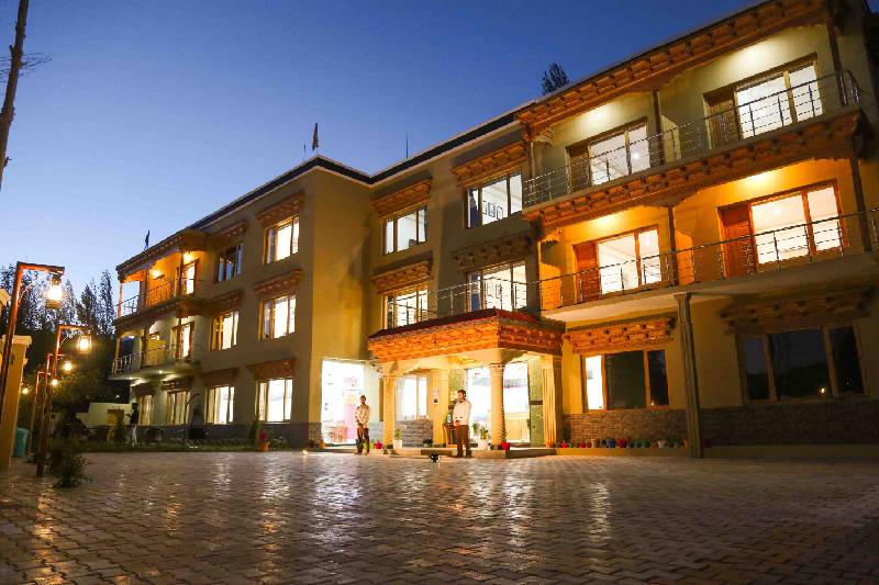best budget hotel in leh ladakh