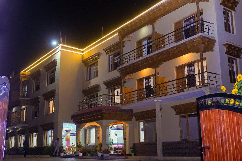 best budget hotel in leh ladakh